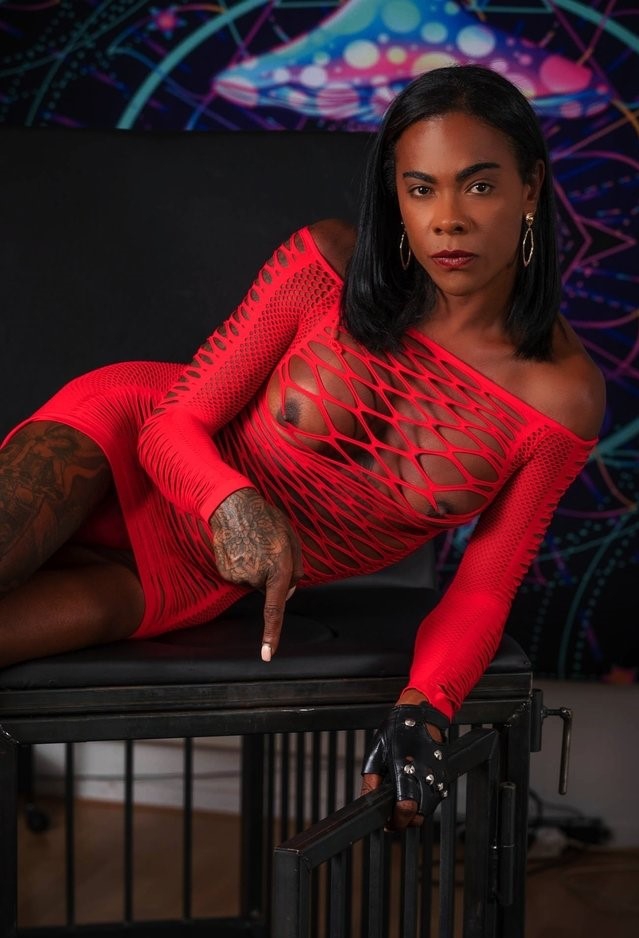 Bekijk Do as i say van Meestress B.Venchy Meestress B.Venchy van Nieuwegein voor shemales